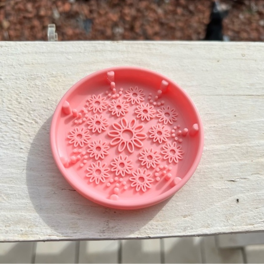 3D Printed Makeup Brush Cleaner Pad – Textured Brush Cleaning Tray